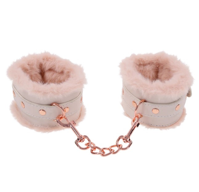 PEACHES N CREAME FUR HANDCUFFS