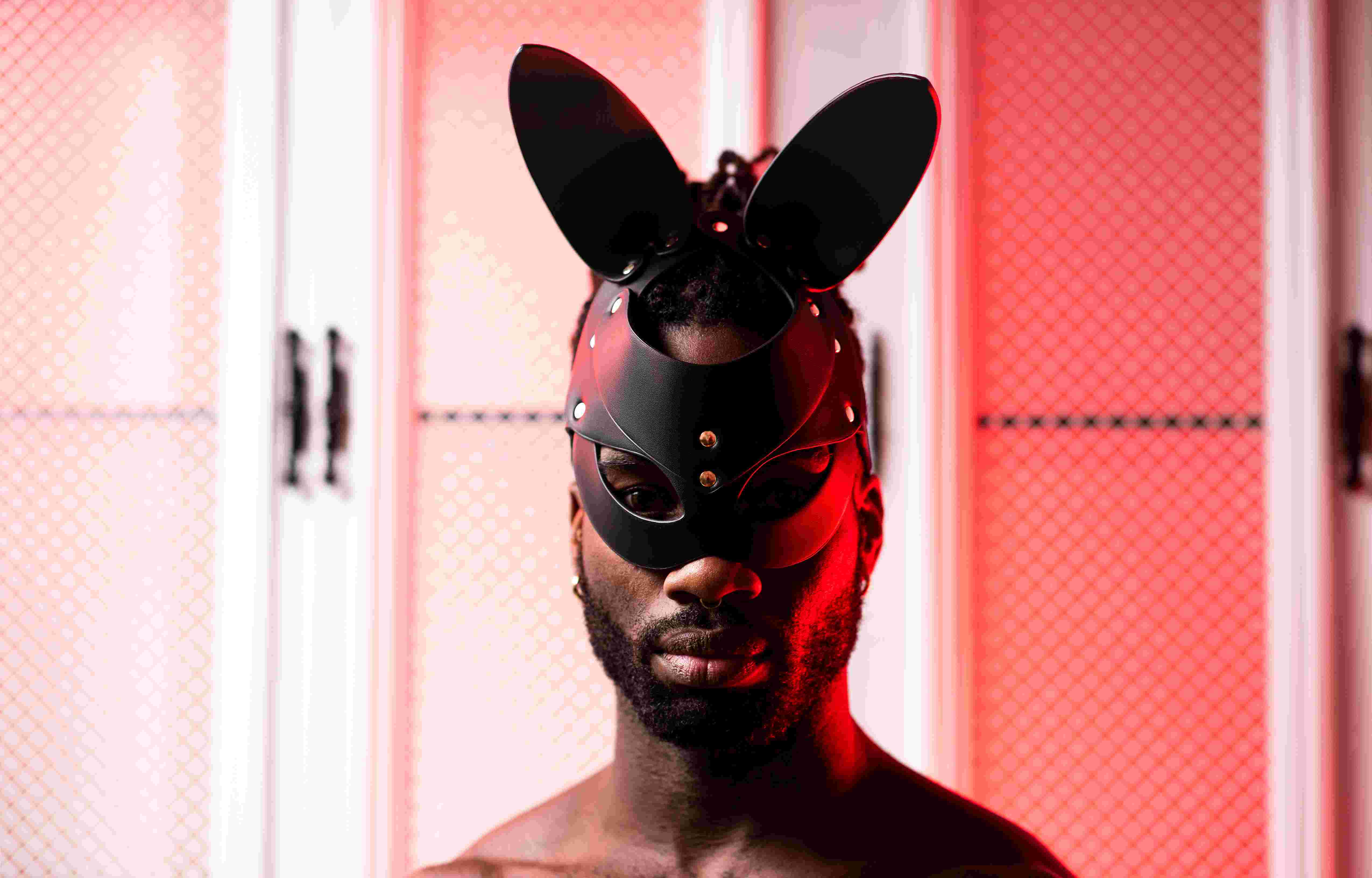 PU LEATHER BUNNY MASK BLACK OS