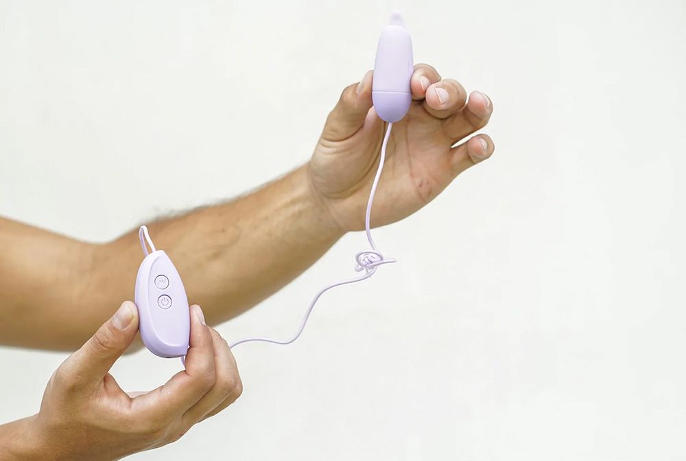 ELLIE SUPER CHARGED TONGUE ACTION WIRE EGG LIGHT PURPLE