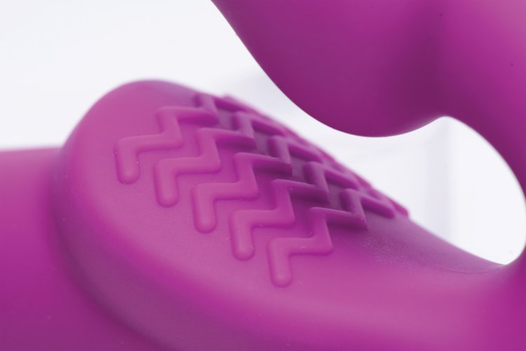 STRAP U VIBRATING STRAPLESS SILICONE STRAP ON DILDO